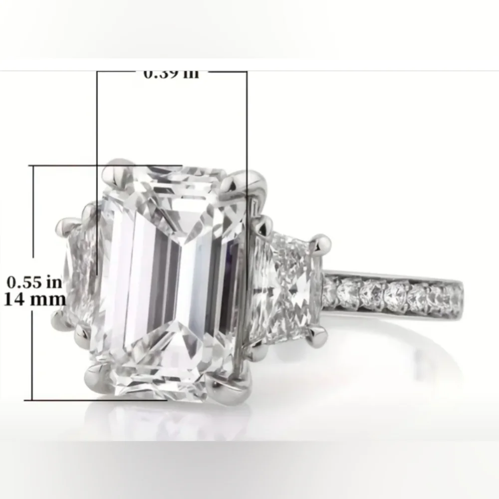 Elegant Silver Women's Ring Cubic Zirconia Size 7 NWT